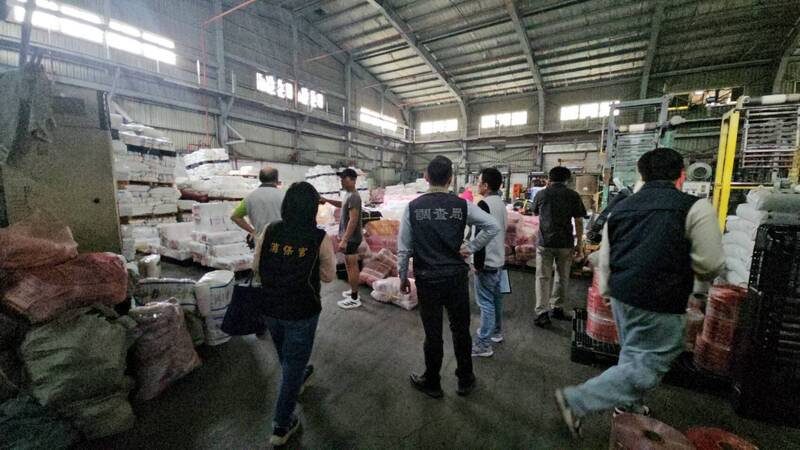 調查局清明連假出動千餘人次查訪 穩定塑膠產、製品價格