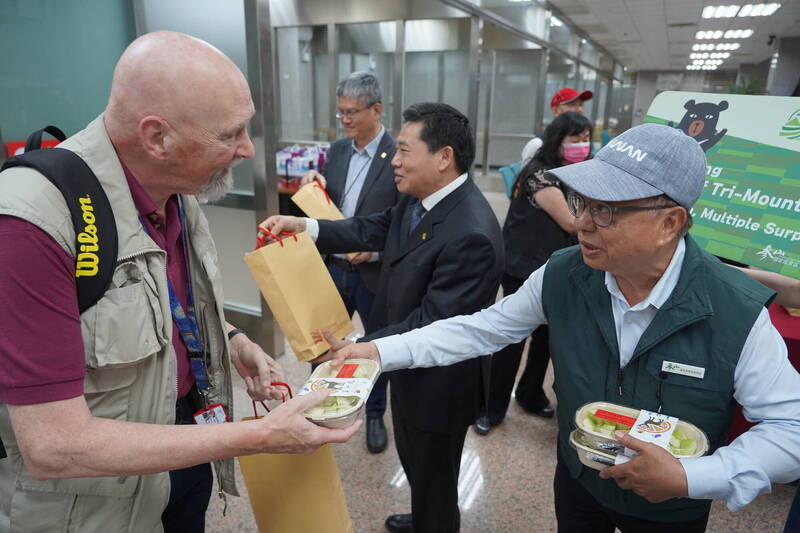 島嶼天空號郵輪首航台中港 台中港務分公司及參山處聯合縣市迎賓