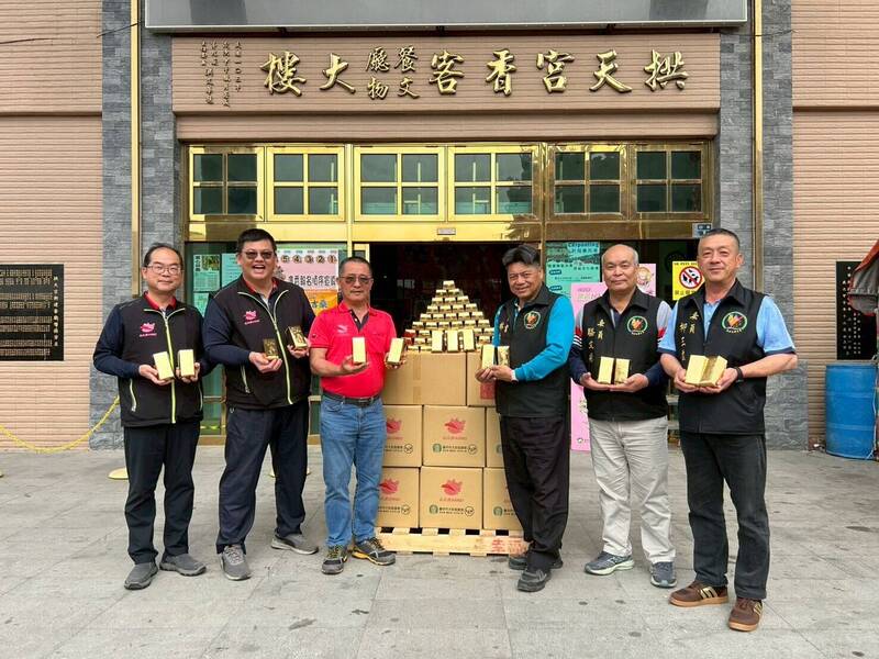 迎接白沙屯媽祖遶境 大安區農會捐贈千份金磚米