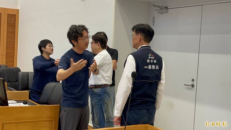 棒球狼教練案已82童受害！台中教育局長仍狀況外 盧秀燕挨轟包庇到底