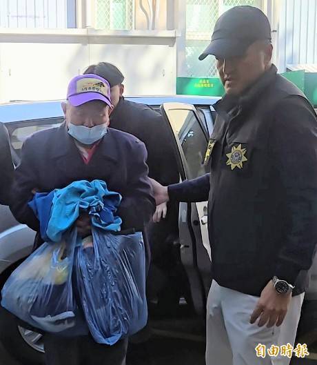 不滿土地重劃分配問題 7旬翁放火燒捷運站廁所被起訴