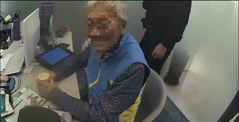 臨櫃提錢騙行員「女兒用」又稱「要看牙」 警點醒8旬翁保住退休金