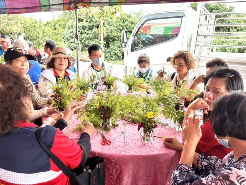 嘉縣獅埜社區推生活美學實踐 社區照顧關懷據點觀摩參訪