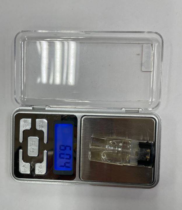 騎士見路檢突轉彎露餡 警方巷內攔獲毒品電子煙