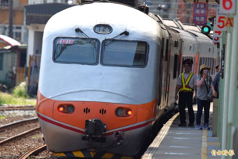 家長帶女兒搭自強號「蝨子爬滿身」 台鐵致歉:4~7月額外深層清潔