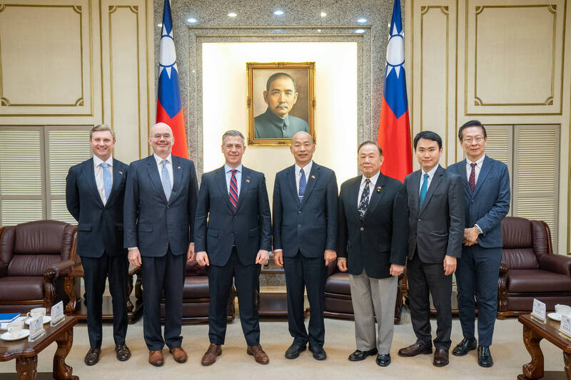 美參議員班克斯訪團拜會韓國瑜 盼順利通過軍購特別預算