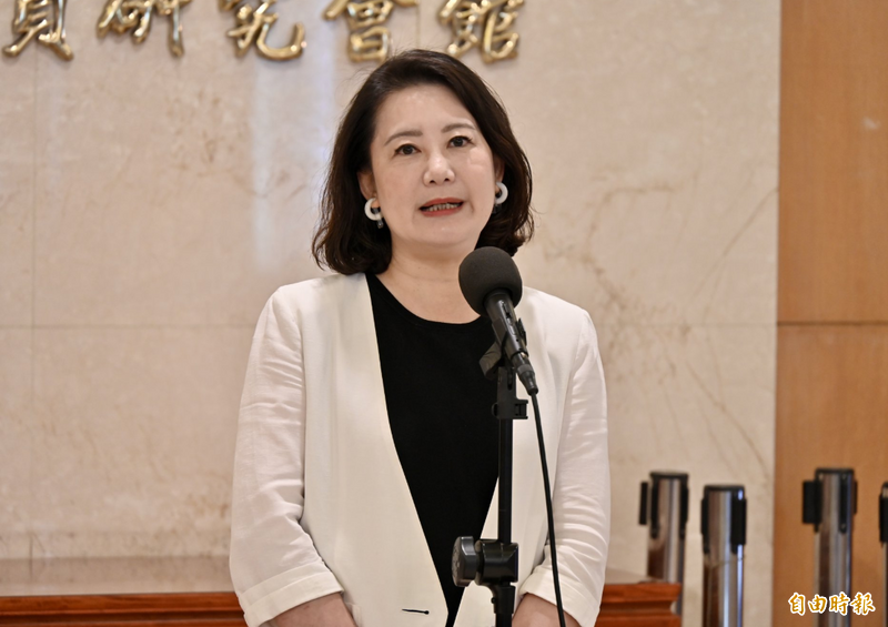 發文排版如出一轍！吳思瑤轟馬文君、徐巧芯：為老共軍事行為圍事