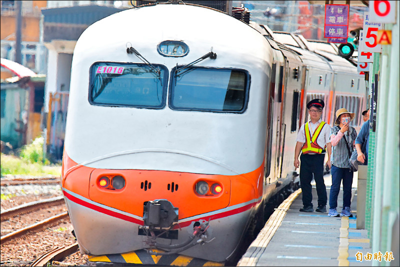 乘客控自強號座位爬滿蝨子 台鐵致歉:雨季強化深層清潔