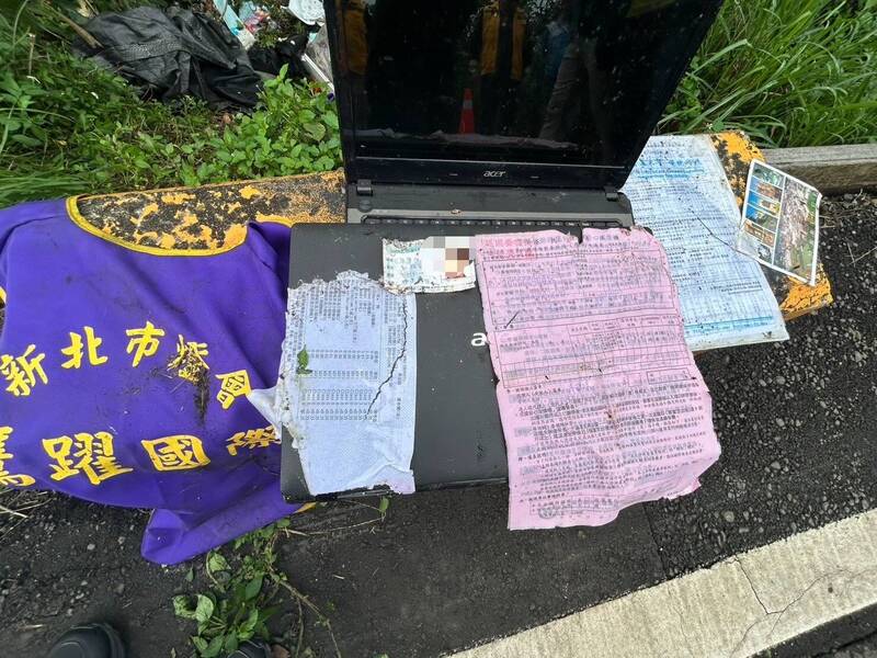 竹縣寶山遭廢棄物大舉入侵 赫見新北市燈會工作背心