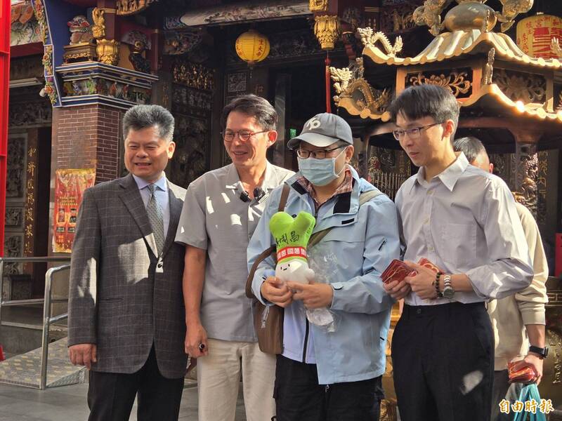 黃國昌動作頻頻新北選到底?地方政壇解析為藍白合「拚民調」