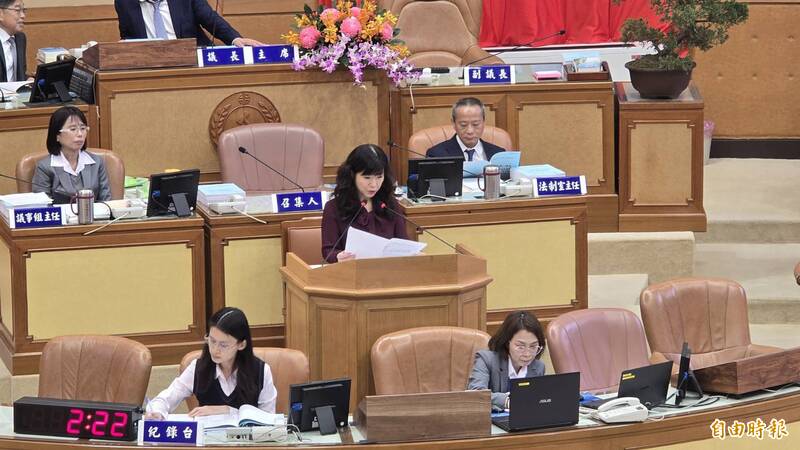 新北夾娃娃機店擬有條件放寬至距學校50公尺 草案被跨黨派議員罵爆