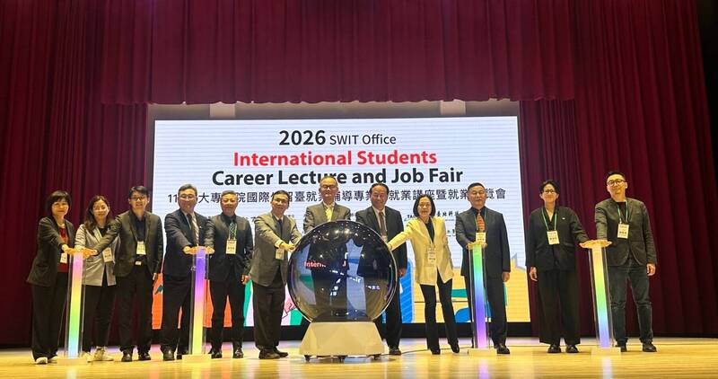 教育部攜手產業 打造國際生留台就業新平台