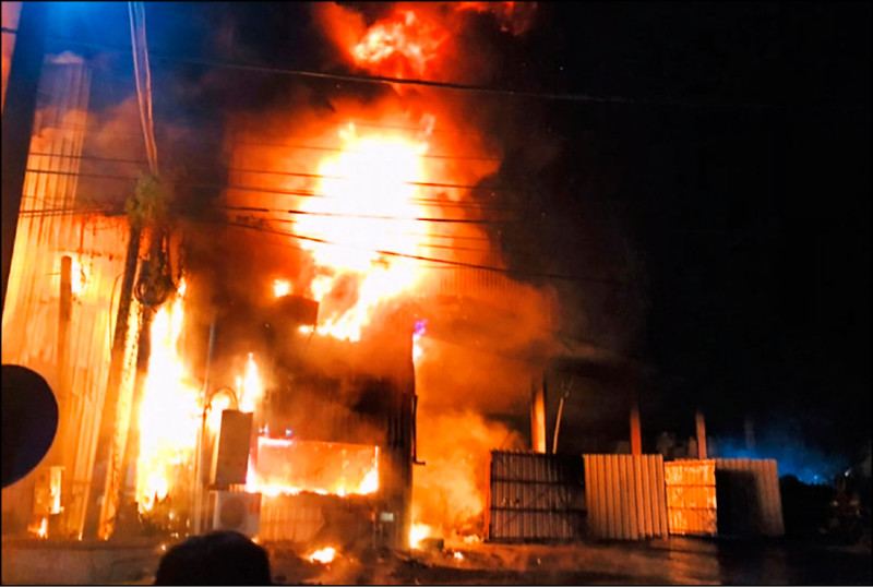 僅一街之隔 國道警看新聞嚇壞/移送偵查期 廢料山曾釀火警奪命