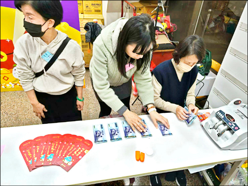 竹市發消費金 3千多人加班費還未領