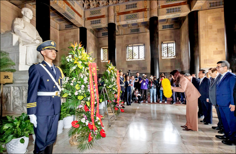 謁中山陵》鄭麗文:日本帝國主義砍劈 兩岸傷口至今未癒