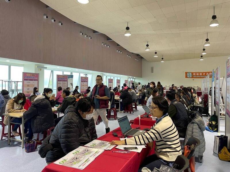 44企業釋1600職缺!苗栗市、頭份現場徵才 最高月薪上看10萬