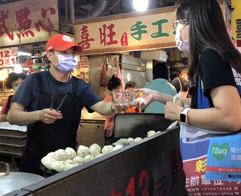 「袋」價危機來了!塑膠袋價漲 中市環保局推二手袋救急