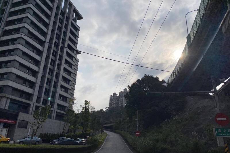 基隆港西聯外道路噪音擾人 高公局承諾延長隔音牆