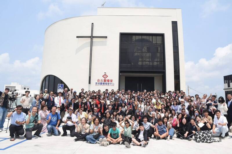 澎湖靈糧福音中心落成 主恩滿溢