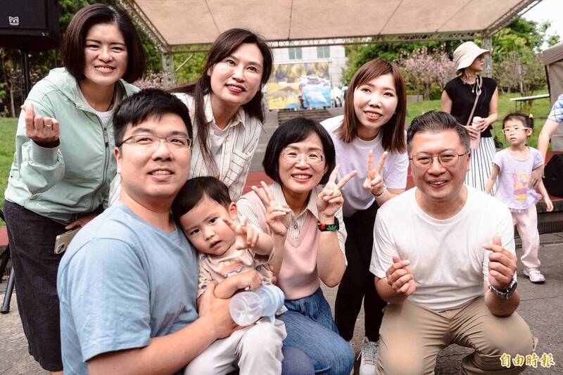 「水獺媽媽」獨立書店市集說故事！蘇巧慧：盼打造更友善育兒環境