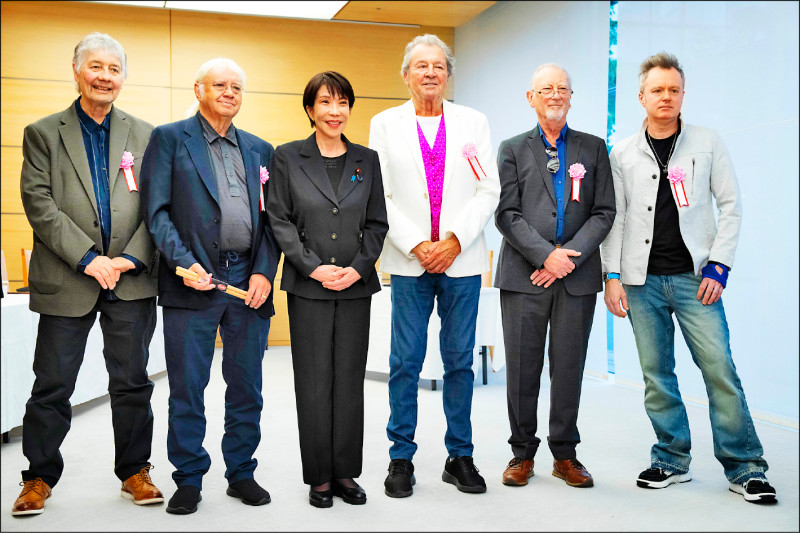 日外交藍皮書 降級處理日中關係