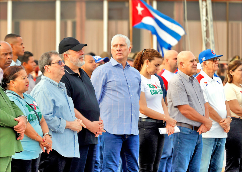 「不受美國擺佈」古巴總統拒辭