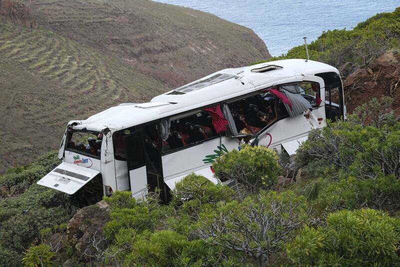 巴士受损情况。（欧新社）