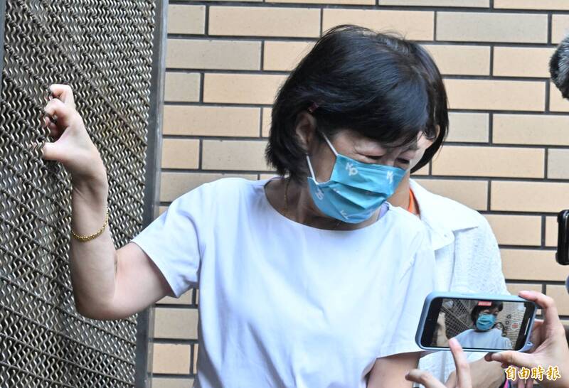 陳佩琪不忍了！將申調扁帽工廠、小英商號、賴桑小舖資料