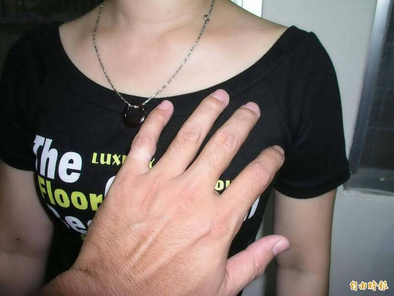 獨家》色男偷吻女友人酥胸唾液DNA留證 判刑賠錢