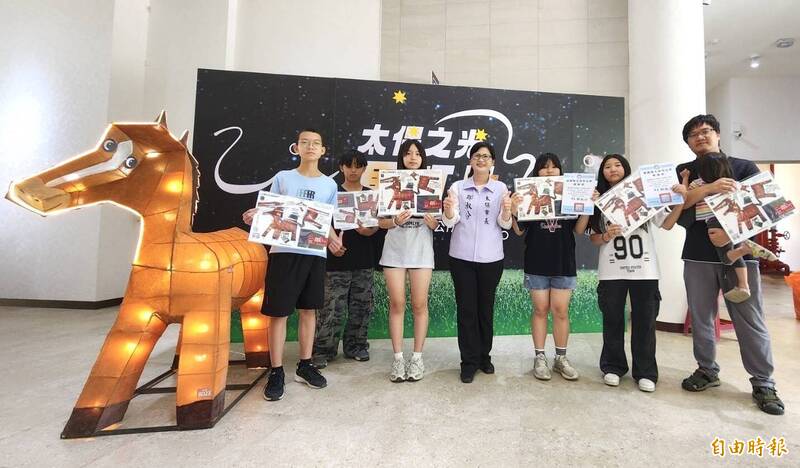 太保市公所發放創意花燈 「馬盯尼」延續燈會熱潮