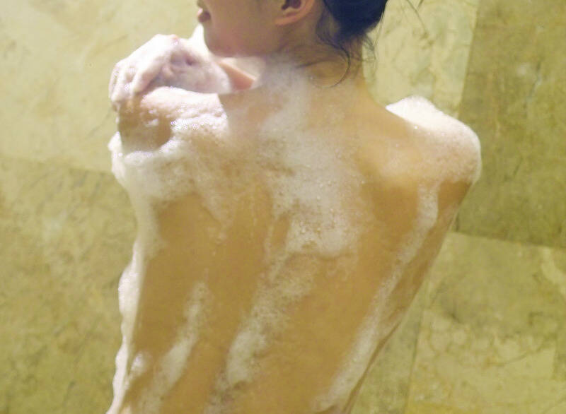 高雄健身房浴室驚見針孔偷拍  色狼遠端操控被活逮2女受害