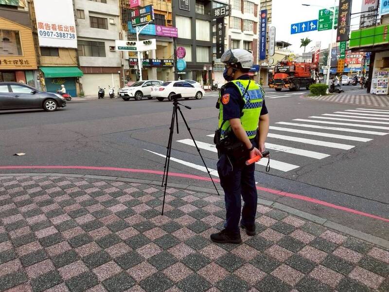 屏東啟動全縣闖紅燈取締專案 最高罰5400元