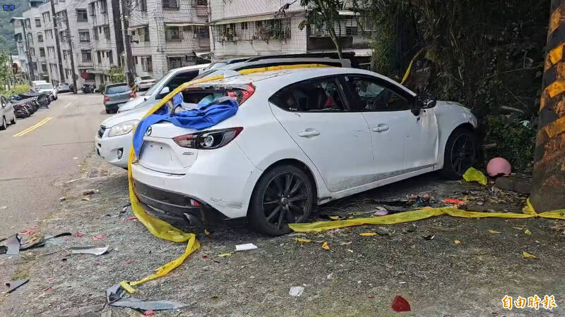 郑男不满代步车被砸，找上许姓前同事理论，反被搜出毒品。（记者吴升儒摄）