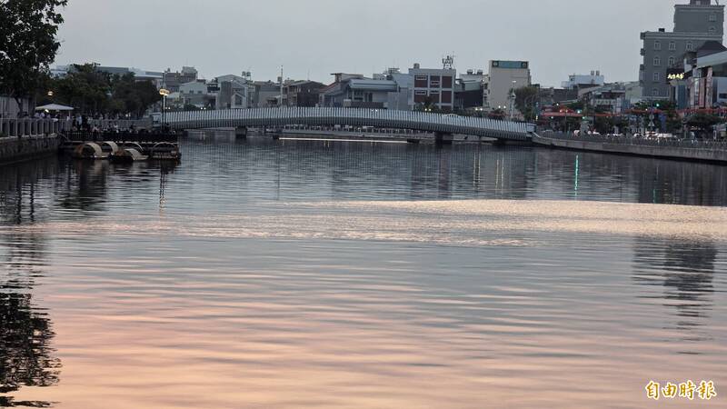 台南運河變美卻「變臭了」？異味謎底揭開