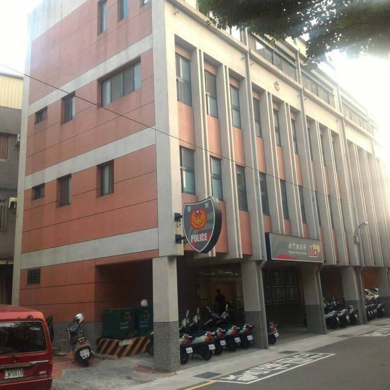 新竹司機遭醉漢打傷開往派出所 醉漢再揮拳打所長判刑2月