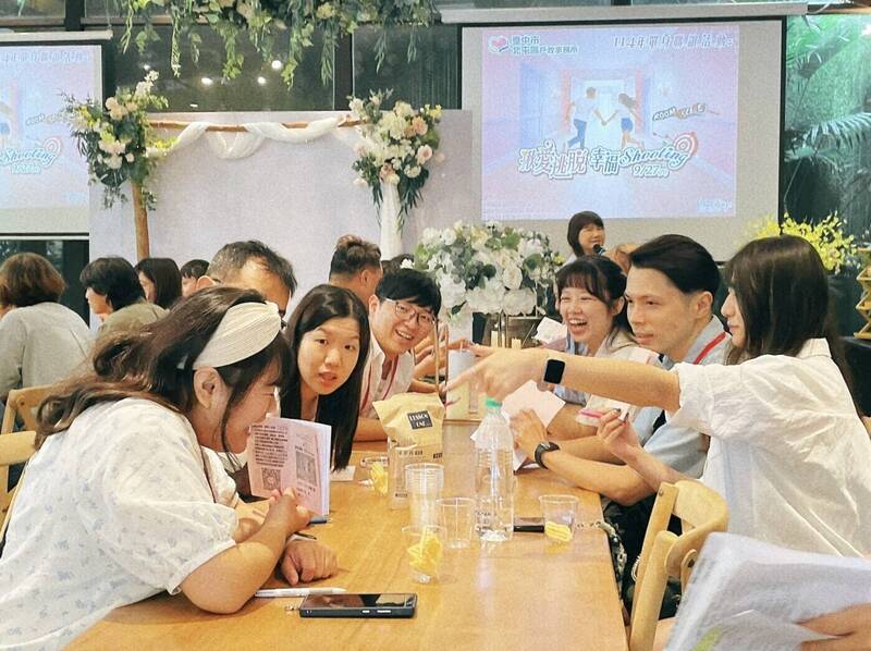 相親不怕犯尷尬癌！「中市月老」這招出手配對率秒升84％