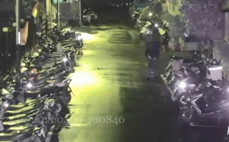 妙齡女公園散步驚見「露鳥俠」跟蹤 男子隔天落網瞎扯太無聊