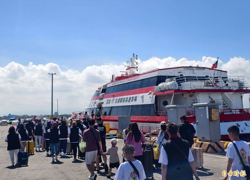 全國首創 澎湖監理站攜手藍色公路海運公司業者守護交通安全