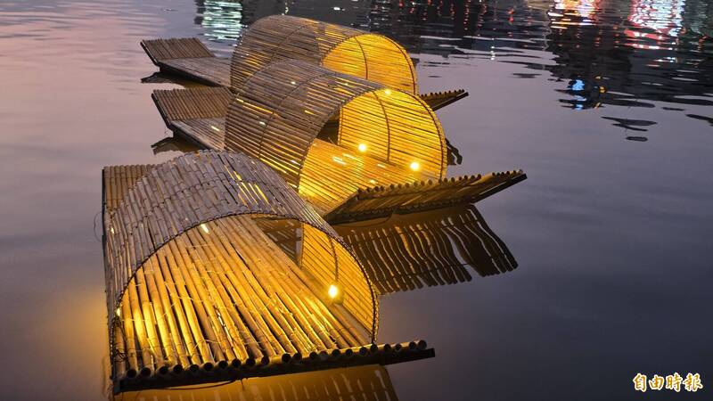 台南運河夢幻光影秀 夜晚限定網美景點曝光