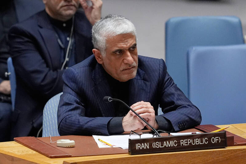 伊朗抨擊美國封鎖侵犯主權 加劇局勢升級風險