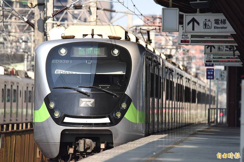 台鐵福隆=大里間有人違規侵入軌道被撞 暫時單線雙向行車