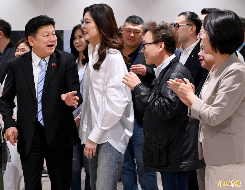 傅崐萁通知藍委519甲動彈劾賴清德 粉專:見完習近平馬上表忠心