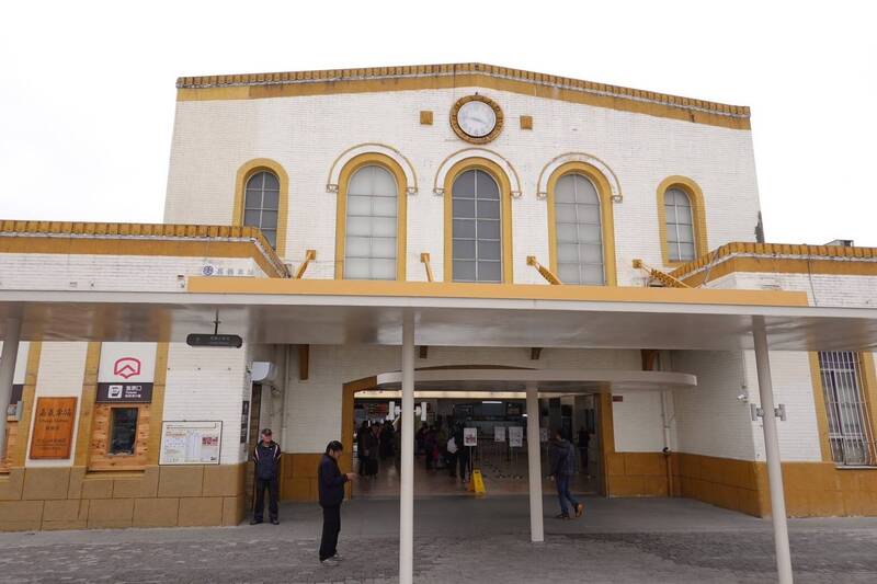 嘉義車站歷經兩代變革 鐵道局曝光未來「第三代」模擬圖