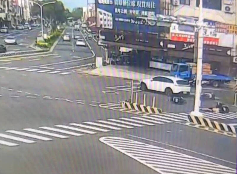 女涉毒駕擊落台南3停紅燈機車3騎士傷 快篩毒品反應送辦