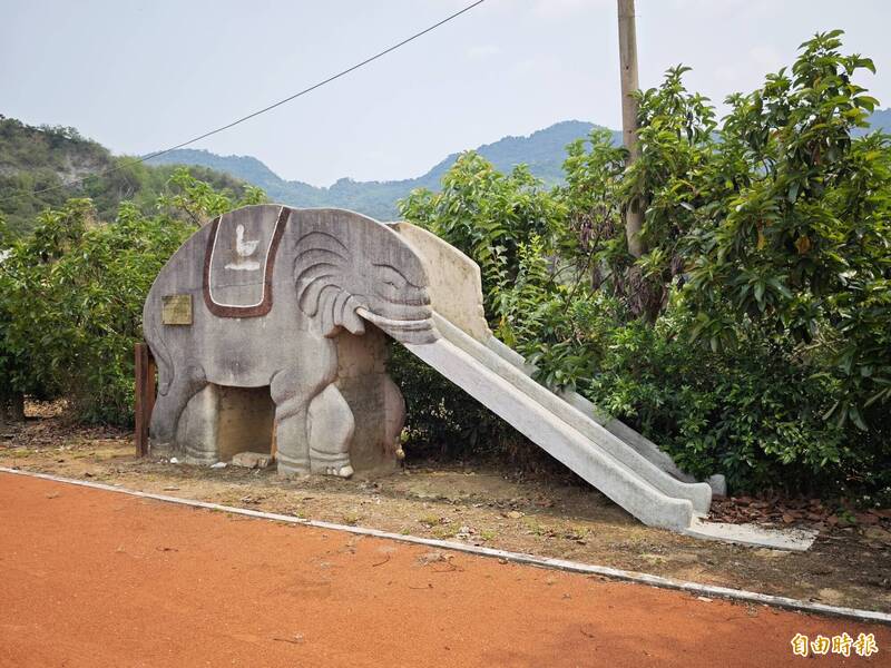 暌違12年再訪台南208所國小 文史工作者尋找「大象溜滑梯」