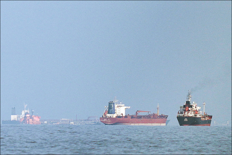 遭美制裁 中國油輪闖過荷姆茲海峽