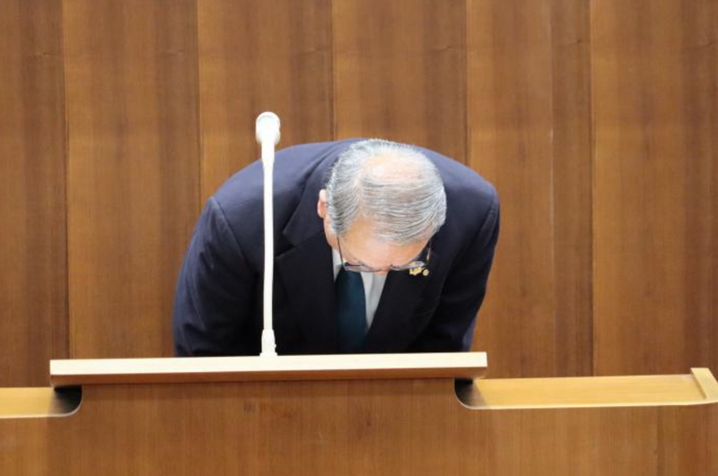 日本5連霸78歲市議員開會時偷玩手遊 道歉並透露是這款