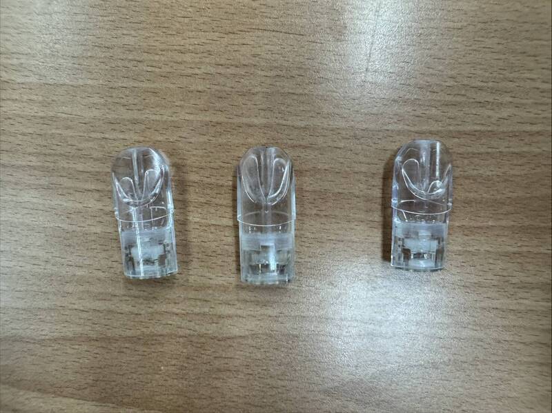 警方于张男入住的客房内查获3枚毒品依托咪酯烟弹。（民众提供）