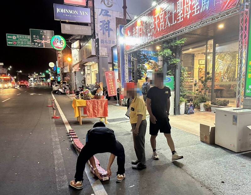 迎媽祖擺爆竹靠近加油站 消防開勸導單、不排除開罰