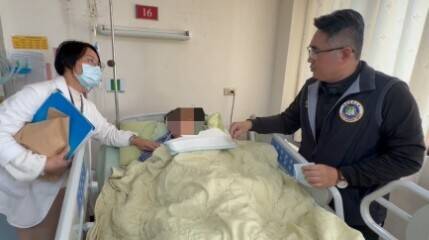 執法兼顧人道關懷 移民官助中風失聯移工返鄉